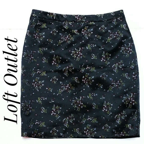 Loft Outlet Dresses & Skirts - Loft Outlet Asian Print Black Satin Skirt Size 10 Loft Outlet Dresses & Skirts - Loft Outlet Asian Print Black Satin Skirt Size 10